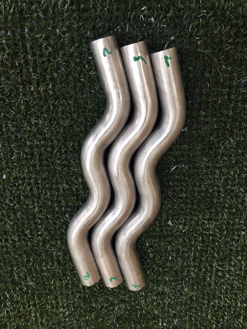 For the hydroforming of short lenght pipes, one good solution is to hydroform a snake! For the hydroforming of short lenght pipes, one good solution is to hydroform a snake!